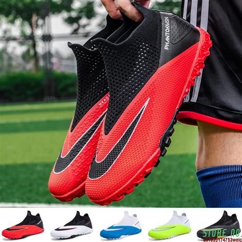 soccer boots without laces.